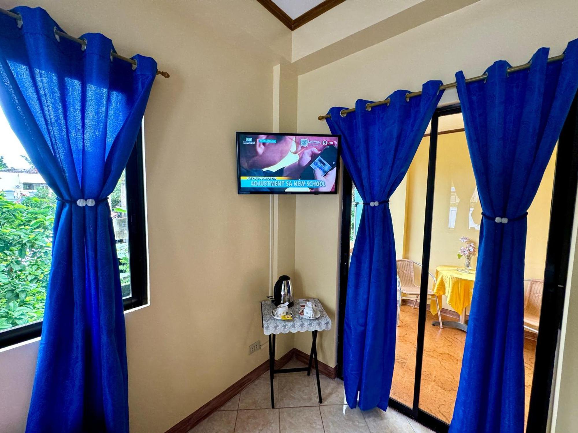 Ocean Breeze Inn Manoc-Manoc Екстериор снимка