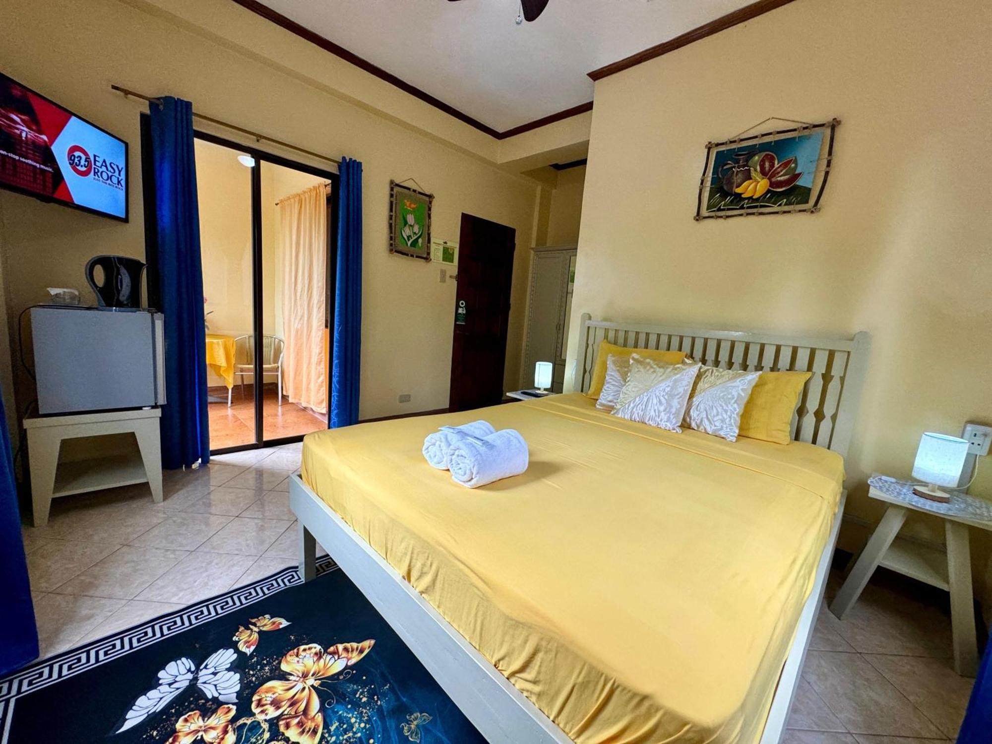 Ocean Breeze Inn Manoc-Manoc Екстериор снимка