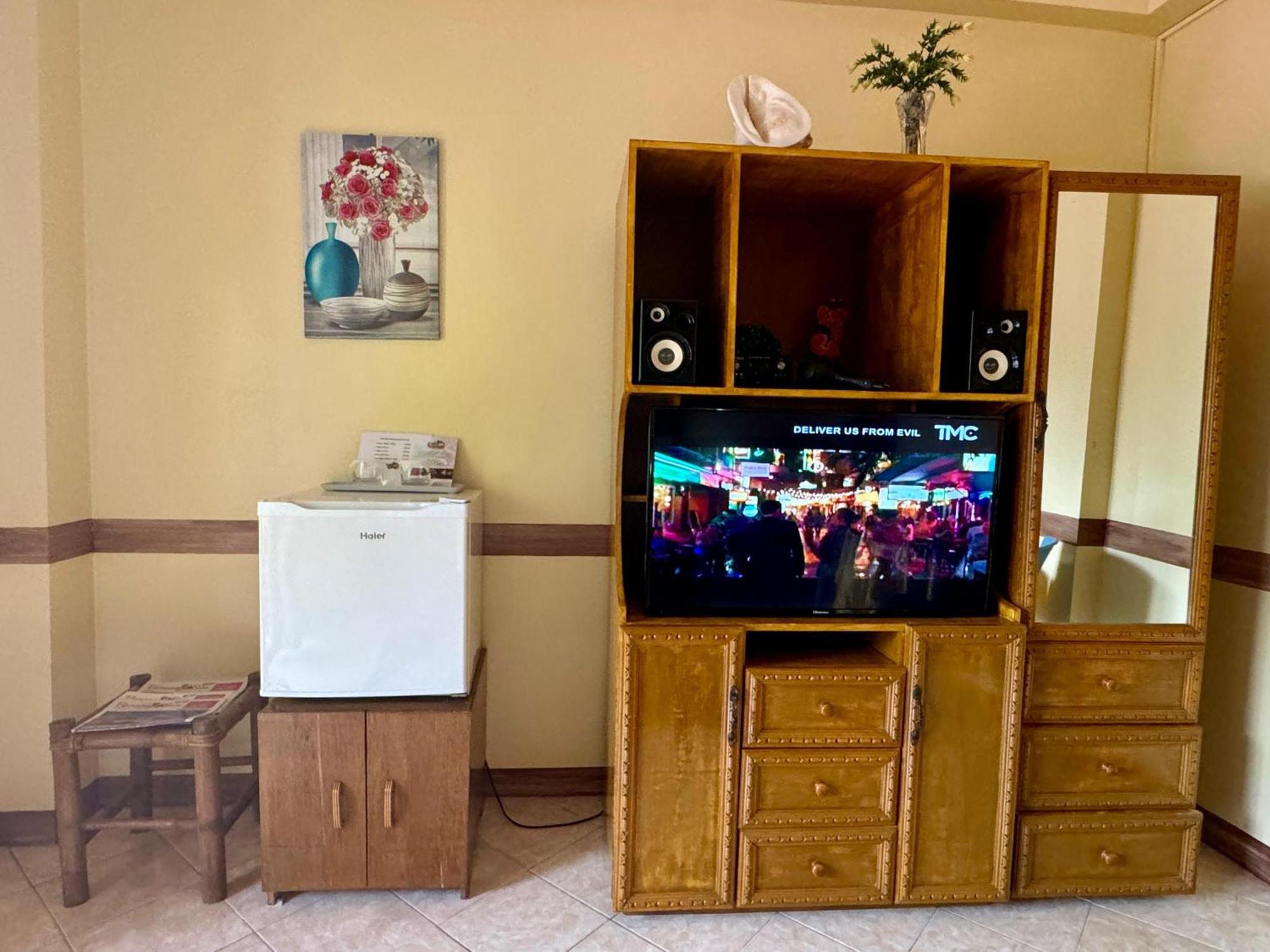 Ocean Breeze Inn Manoc-Manoc Екстериор снимка