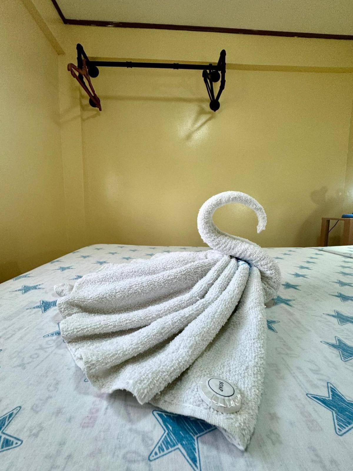 Ocean Breeze Inn Manoc-Manoc Екстериор снимка