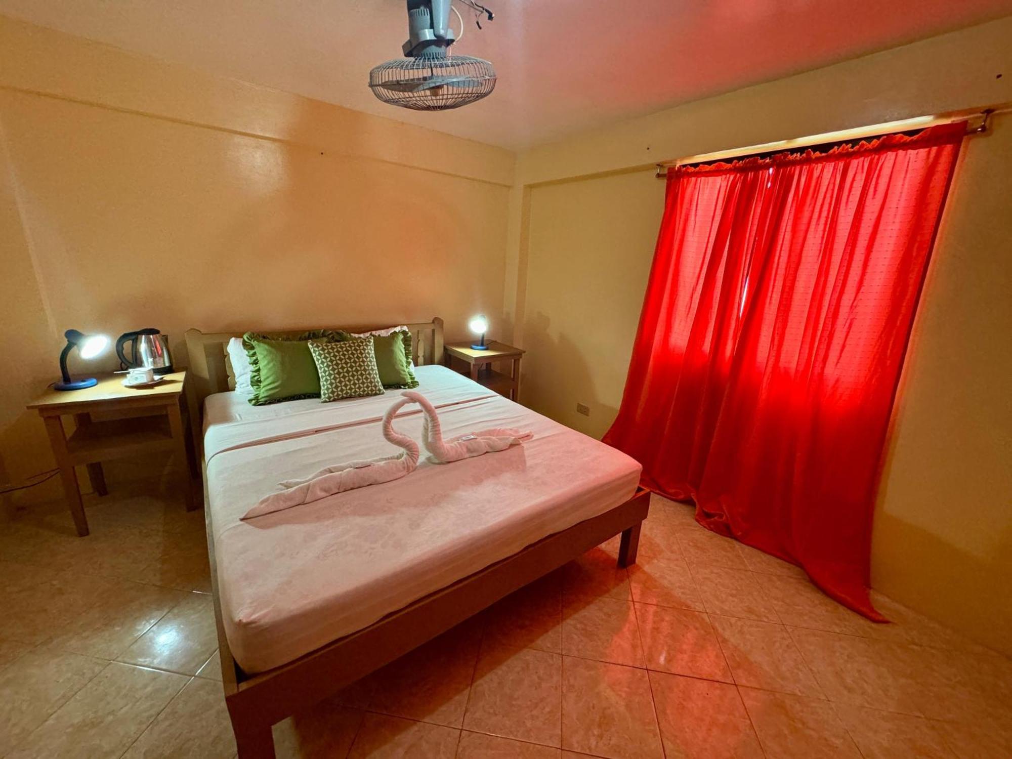 Ocean Breeze Inn Manoc-Manoc Стая снимка
