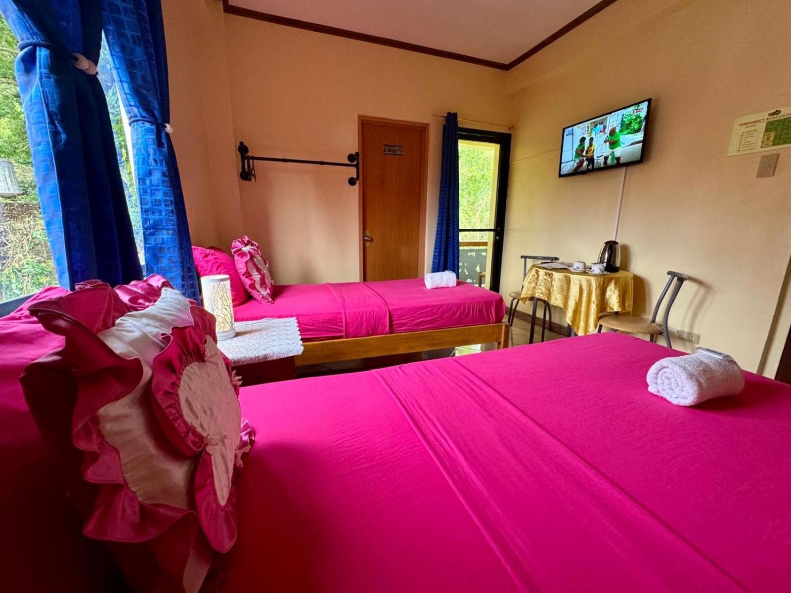 Ocean Breeze Inn Manoc-Manoc Стая снимка
