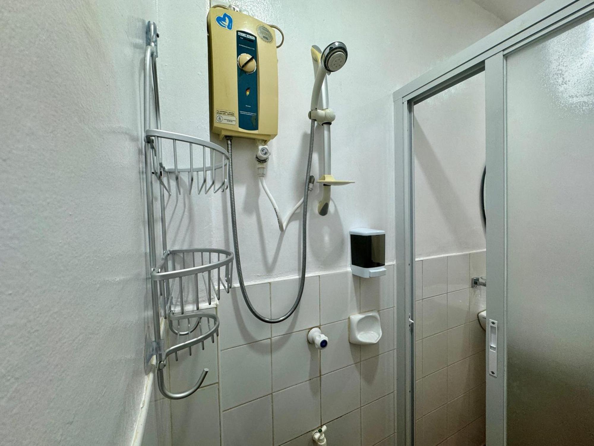 Ocean Breeze Inn Manoc-Manoc Екстериор снимка